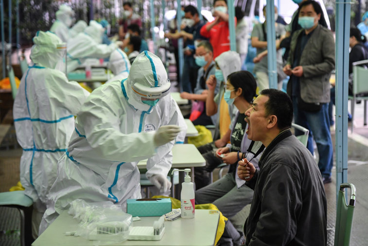 Imaginea articolului AP: Pandemia de coronavirus, un eşec de comunicare între China şi OMS. Informaţii vitale nu ar fi fost dezvăluite la timp