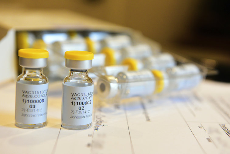 Imaginea articolului Doza anti COVID-19. Johnson & Johnson testează vaccinul împotriva coronavirusului pe 60.000 de voluntari