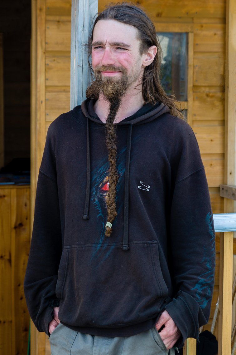 Imaginea articolului Studiu. Părul lung şi barba mare creşte probabilitatea de contaminare cu virusul Sars-CoV-2