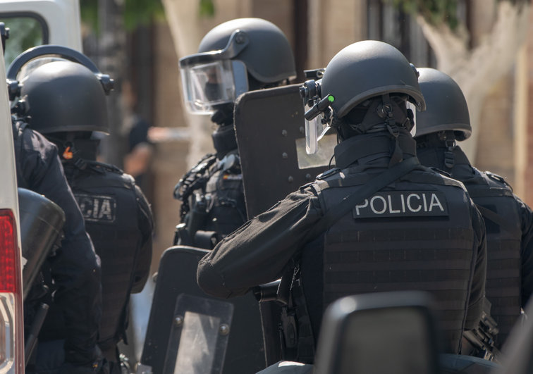 Imaginea articolului Carantina selectivă provoacă proteste violente la Madrid. Cetăţenii din cartierele periferice se simt discriminaţi de noile reguli