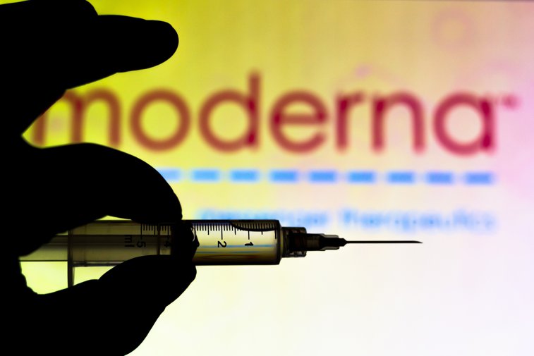 Imaginea articolului Veştile despre vaccinul anti COVID-19 de la Moderna îi bucură şi pe medicii români. Iată câteva reacţii