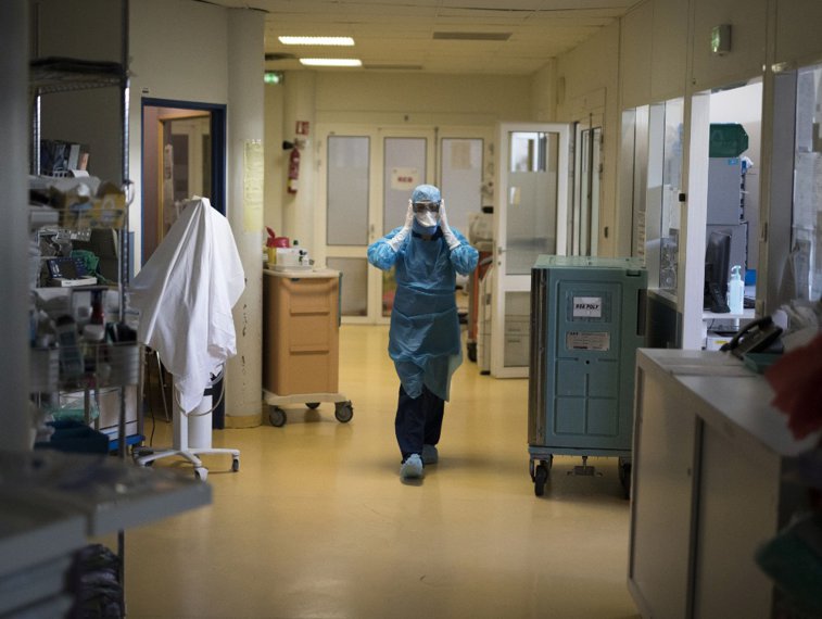 Imaginea articolului Spitalul Municipal Câmpina are nevoie de medici. Un singur medic supraveghează 60 de pacienţi COVID-19