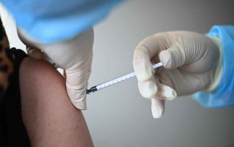 Imaginea articolului Sondaj INSCOP: Tinerii sunt cei mai puţini doritori să se vaccineze