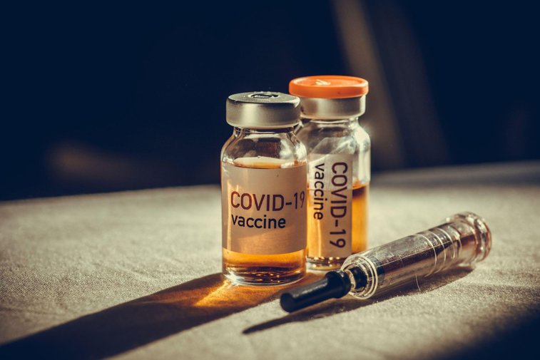Imaginea articolului Vaccinul universal, inamicul tuturor tulpinilor SARS-CoV-2. Prof. Virgil Păunescu, despre cel mai eficient vaccin anti COVID-19