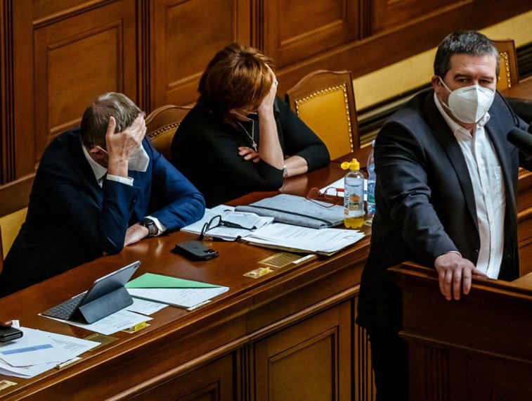 Imaginea articolului Cehia prelungeşte starea de urgenţă cu 14 zile, după discuţii contradictorii şi critici la adresa guvernului condus de Andrej Babis