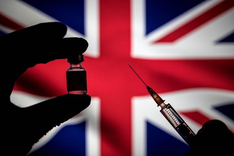 Imaginea articolului Aproximativ 20 de milioane de persoane au primit prima doză de vaccin în Marea Britanie. Numărul cazurilor noi de coronavirus este în scădere