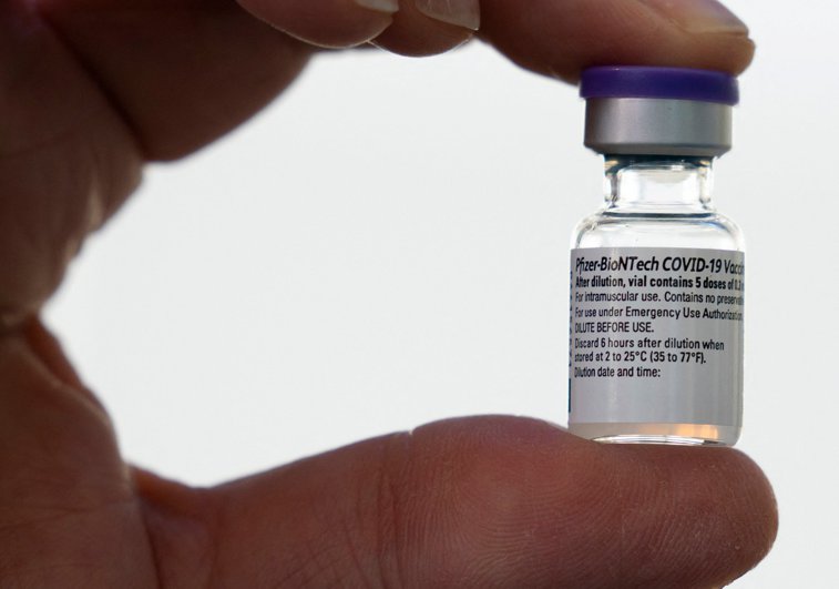 Imaginea articolului Pfizer: a treia doză de vaccin anti-COVID trebuie administrată între 8 si 12 luni de la a doua