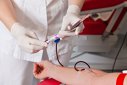 Imaginea articolului Donarea de sânge, oprită de fake news: Sângele vaccinaţilor coagulează