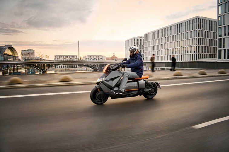 Imaginea articolului BMW intră pe o nouă piaţă. Cât va costa scuterul electric care prinde până la 120 km/h