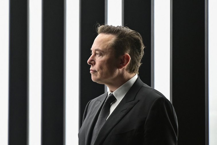 Imaginea articolului Ambiţiile lui Elon Musk: vrea să producă un automobil fără volan şi fără pedale. Când s-ar întâmpla miracolul