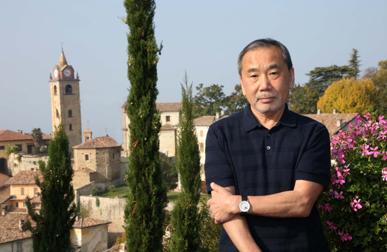 Imaginea articolului Haruki Murakami împlineşte 72 de ani. Înainte de a deveni un scriitor celebru, a fost pasionat de muzică, care de altfel i-a şi marcat opera