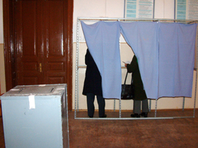 Imaginea articolului Surse: CCR a amânat pronunţarea pe stabilirea datei alegerilor
