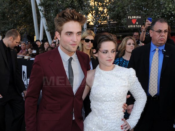 Robert Pattinson şi Kristen Stewart, din nou împreună. Primele fotografii ale celor doi după împăcare - FOTO,