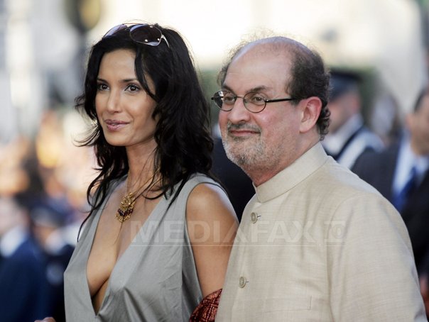 Imaginea articolului Fosta soţie a lui Salman Rushdie a pozat în lenjerie intimă. Cum arată la 42 de ani cea care este prezentatoare TV, fotomodel, actriţă şi scriitoare - FOTO