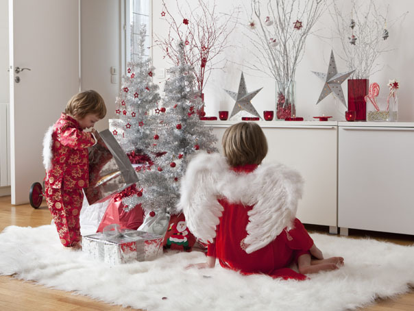 Imaginea articolului Crăciunul i-ar putea fi fatal: Băiatul care nu se poate bucura de sărbători ca ceilalţi copii - FOTO