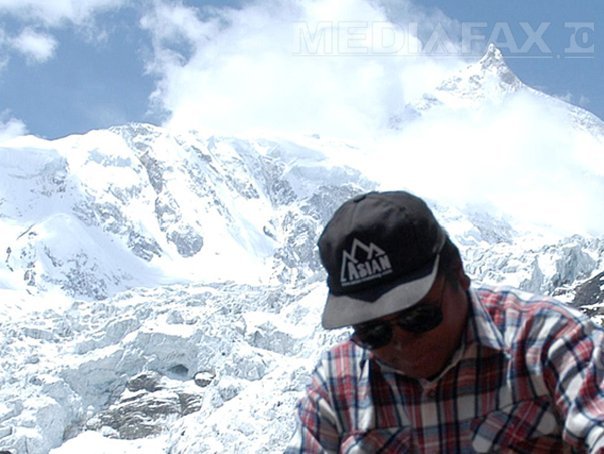 Imaginea articolului O echipă formată din opt alpinişti clujeni vrea să cucerească vârful Manaslu din Nepal