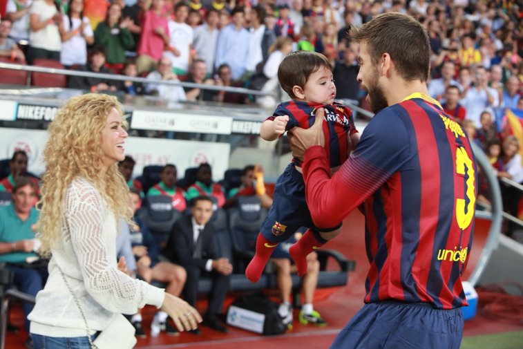 Imaginea articolului A apărut GLAMOUR de mai, cu un interviu exclusiv cu Shakira