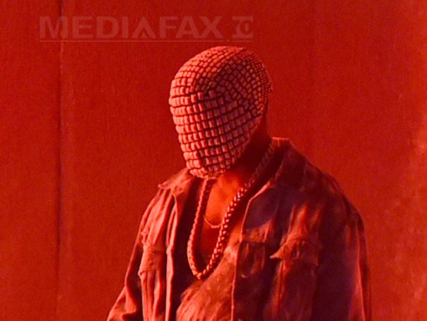 Imaginea articolului Kanye West a fost huiduit în timpul unui concert la Londra