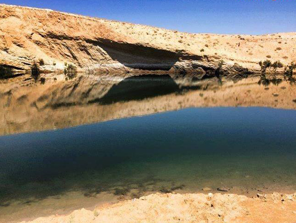 Imaginea articolului Lacul misterios din deşertul tunisian. Care sunt teoriile cercetătorilor - FOTO