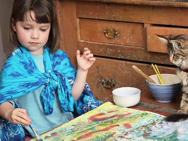 Imaginea articolului CAZ UIMITOR: Are cinci ani, nu a vorbit niciodată, iar tablourile ei sunt comparate cu cele ale lui Renoir sau Monet - FOTO, VIDEO