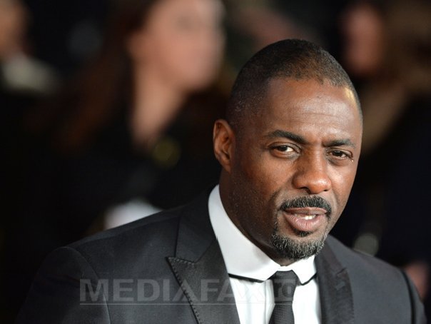 Imaginea articolului Pierce Brosnan îl susţine pe Idris Elba pentru preluarea rolului lui James Bond