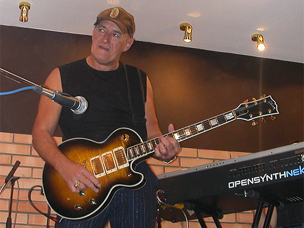 Imaginea articolului Chitaristul Jan Akkerman va concerta, pe 20 august, la Hard Rock Cafe din Bucureşti