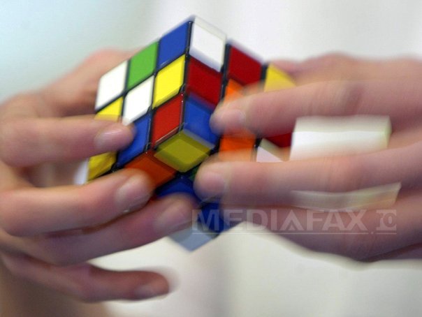 Imaginea articolului RECORD MONDIAL pentru rezolvarea unui cub Rubik: 5,25 secunde - VIDEO