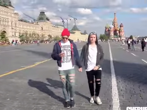 Imaginea articolului Experiment social în Rusia: Un cuplu "gay", agresat verbal şi fizic pe străzile Moscovei - VIDEO