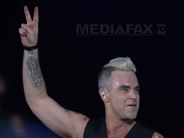 Imaginea articolului REPORTAJ: Robbie Williams a "descoperit" că e iubit în România şi le-a oferit fanilor un show de neuitat - FOTO, VIDEO