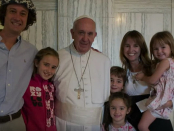 Imaginea articolului Călătorie impresionantă: O familie argentiniană a mers 13.000 de mile cu maşina pentru a-l întâlni pe Papa Francisc. "Ne-a spus că suntem nebuni" - VIDEO