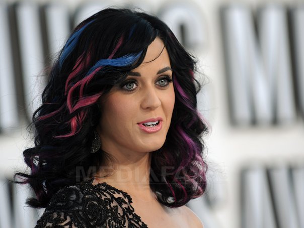 Imaginea articolului Katy Perry îşi lansează o linie de make-up împreună cu brand-ul CoverGirl