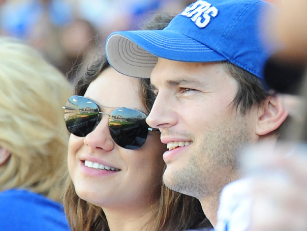 Imaginea articolului Ashton Kutcher şi Mila Kunis vor deveni părinţi pentru a doua oară