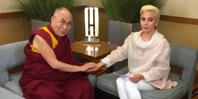 Imaginea articolului Lady Gaga are ordin de restricţie în China, după ce s-a întâlnit cu liderul spiritual Dalai Lama - VIDEO