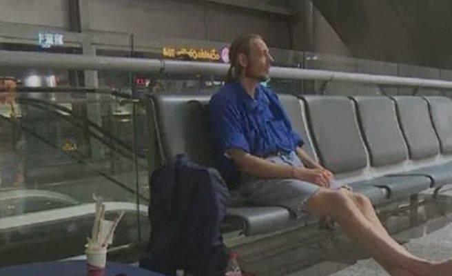 Imaginea articolului Un olandez şi-a aşteptat "iubita" într-un aeroport din China, timp de 10 zile - FOTO/VIDEO