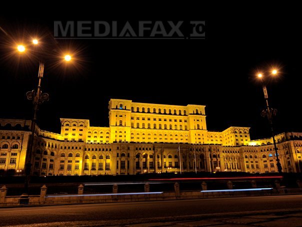 Imaginea articolului Peste o sută de proiectoare au luminat sâmbătă seară Palatul Parlamentului, în cadrul IMapp Bucharest - VIDEO