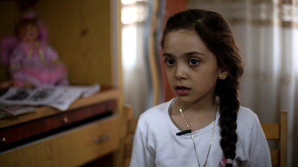 Imaginea articolului O fetiţă de 7 ani postează pe Twitter, în timp real, despre bombardamentele din Siria - FOTO