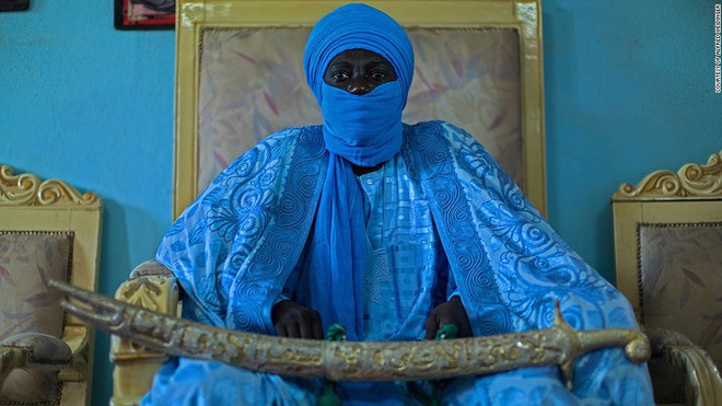 Imaginea articolului Cum arată viaţa regilor africani cu zeci de neveste şi sute de copii - GALERIE FOTO 