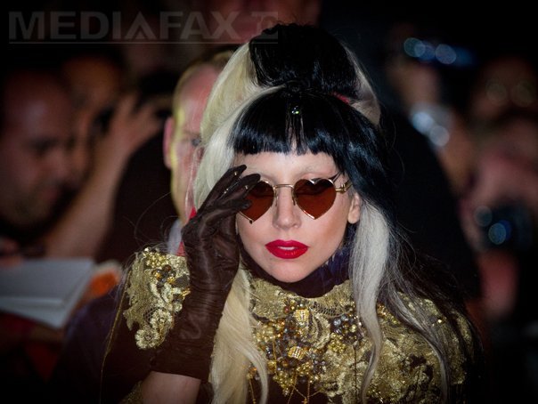 Imaginea articolului Lady Gaga,concert emoţionant într-un centru pentru tinerii LGBTQ respinşi de familii şi fără adăpost - VIDEO