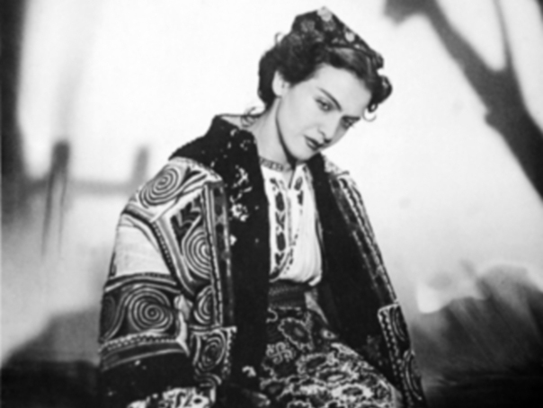 Imaginea articolului Un costum popular al Mariei Tănase, vechi de peste un veac, expus la Muzeul Olteniei