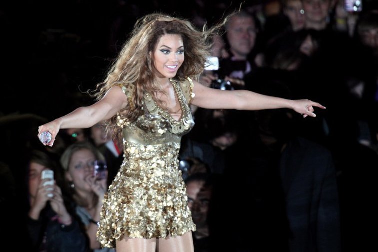 Imaginea articolului Beyonce şi Michelle Obama poartă bijuterii create de o româncă. Cum a reuşit Narcisa Pheres să se impună în lumea celebrităţilor şi cât costă cel mai scump inel creat de ea