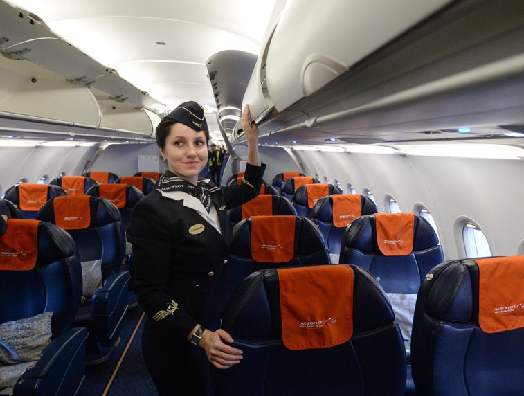Imaginea articolului UMILITĂ de British Airways. Stewardesa i-a interzis unei pensionare să meargă la toaletă. Ce s-a întâmplat cu femeia în timpul zborului de 13 ore