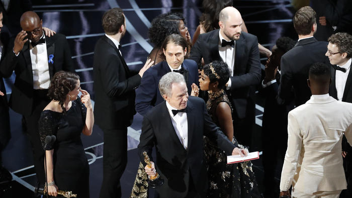 Imaginea articolului Faye Dunaway rupe tăcerea după gafa de la gala premiilor Oscar şi spune că se simte ”foarte vinovată” 