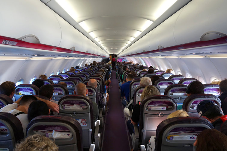 Imaginea articolului INTERZIS cu laptop-urile în avion. Măsura se aplică tuturor pasagerilor care zboară din EUROPA în Statele Unite- VIDEO