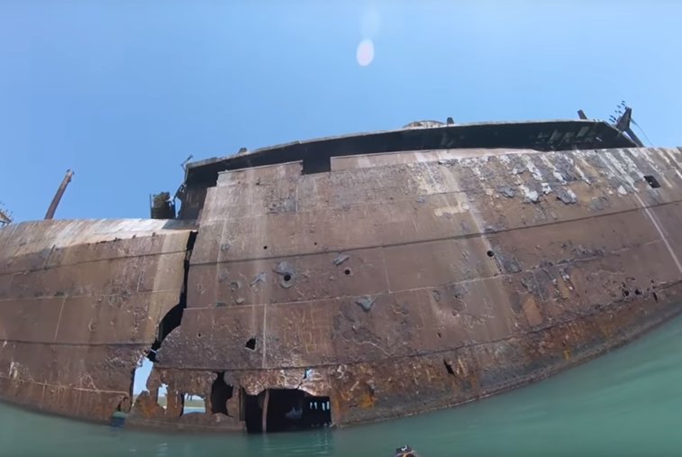 Imaginea articolului VIDEO | Cum arată interiorul epavei "Evanghelia" din Costineşti. Imagini cum nu aţi mai văzut cu celebrul vas 