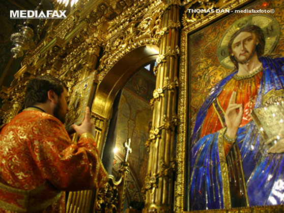 Imaginea articolului Înălţarea Sfintei Cruci - Mare sărbătoare în calendarul ortodox, pe 14 septembrie, denumită şi Ziua Crucii. Tradiţii şi obiceiuri  