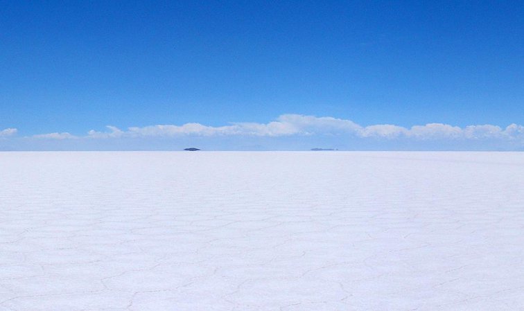 Imaginea articolului Încredere oarbă în tehnologie: Un nevăzător va folosi doar GPS-ul pentru a traversa cel mai mare deşert de sare din lume