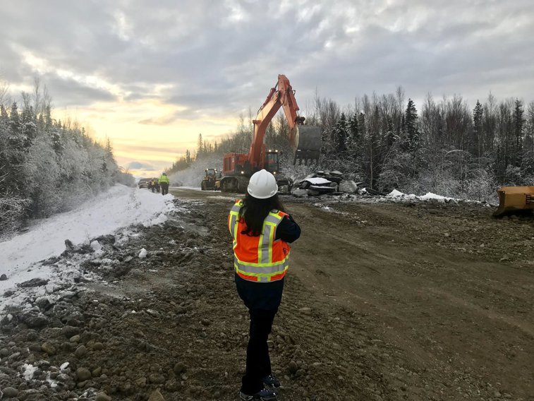 Imaginea articolului IMAGINILE ZILEI: O şosea din Anchorage, Alaska, devastată de cutremur, a fost reparată în 4 zile
