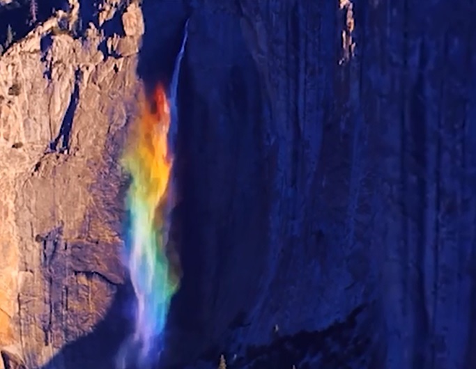 Imaginea articolului IMAGINILE ZILEI: Una dintre minunile naturii, cascada-curcubeu, surprinsă în Parcul Naţional Yosemite, SUA