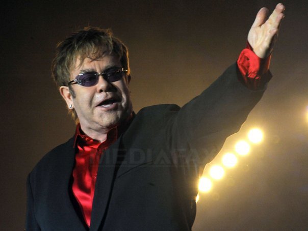 Imaginea articolului Elton John, pregătit să îşi spună povestea "cu propriile sale cuvinte". Dezvăluirile, oferite chiar de artist | VIDEO