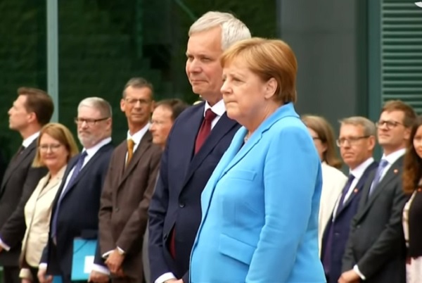 Imaginea articolului Angela Merkel, surprinsă tremurând necontrolat pentru a treia oară în ultimele săptămâni: "Sunt foarte bine" | VIDEO